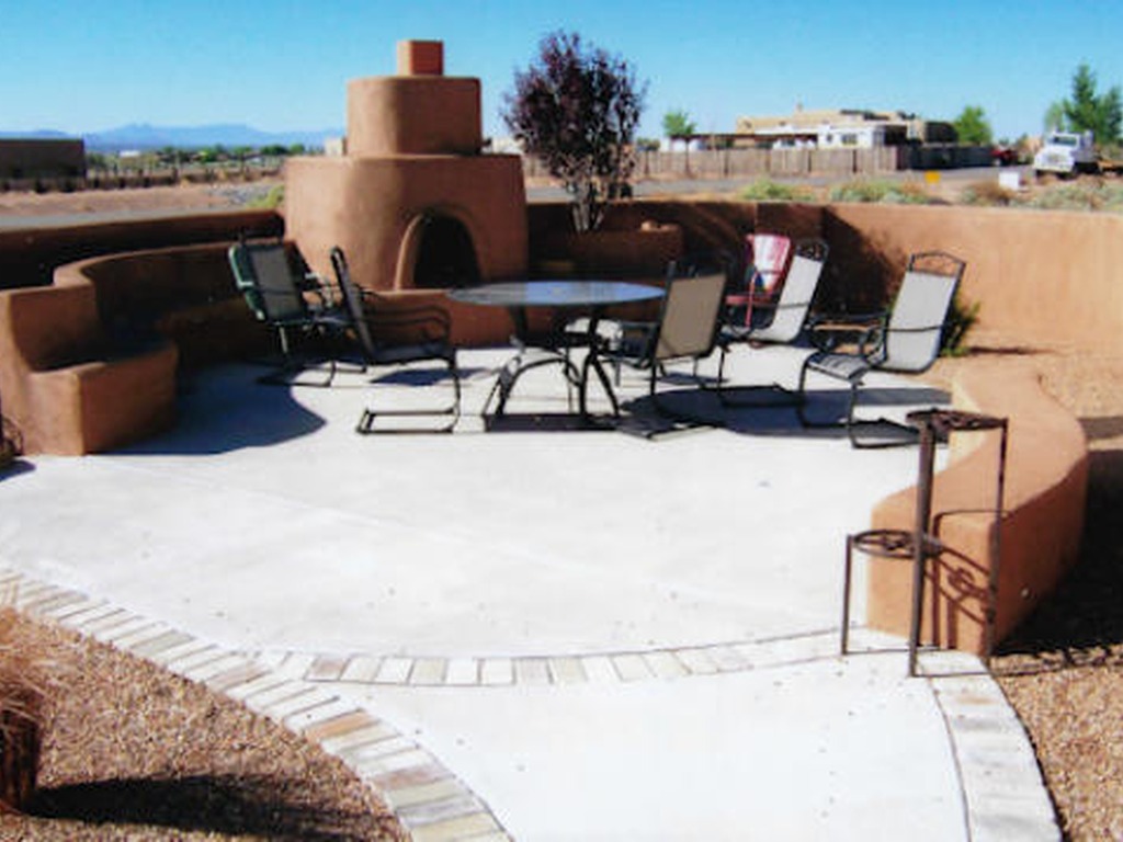 Rio Rancho Concrete builds and installs patios.
