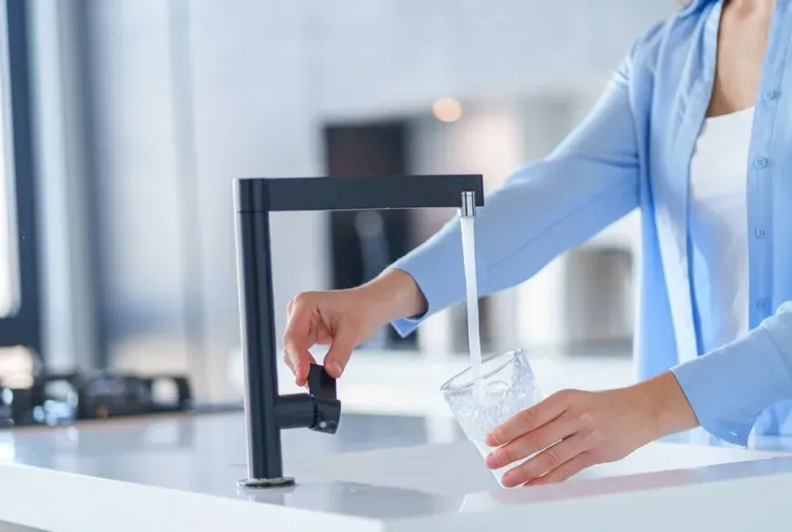 top-4-benefits-of-installing-a-drinking-water-system-in-your-homes