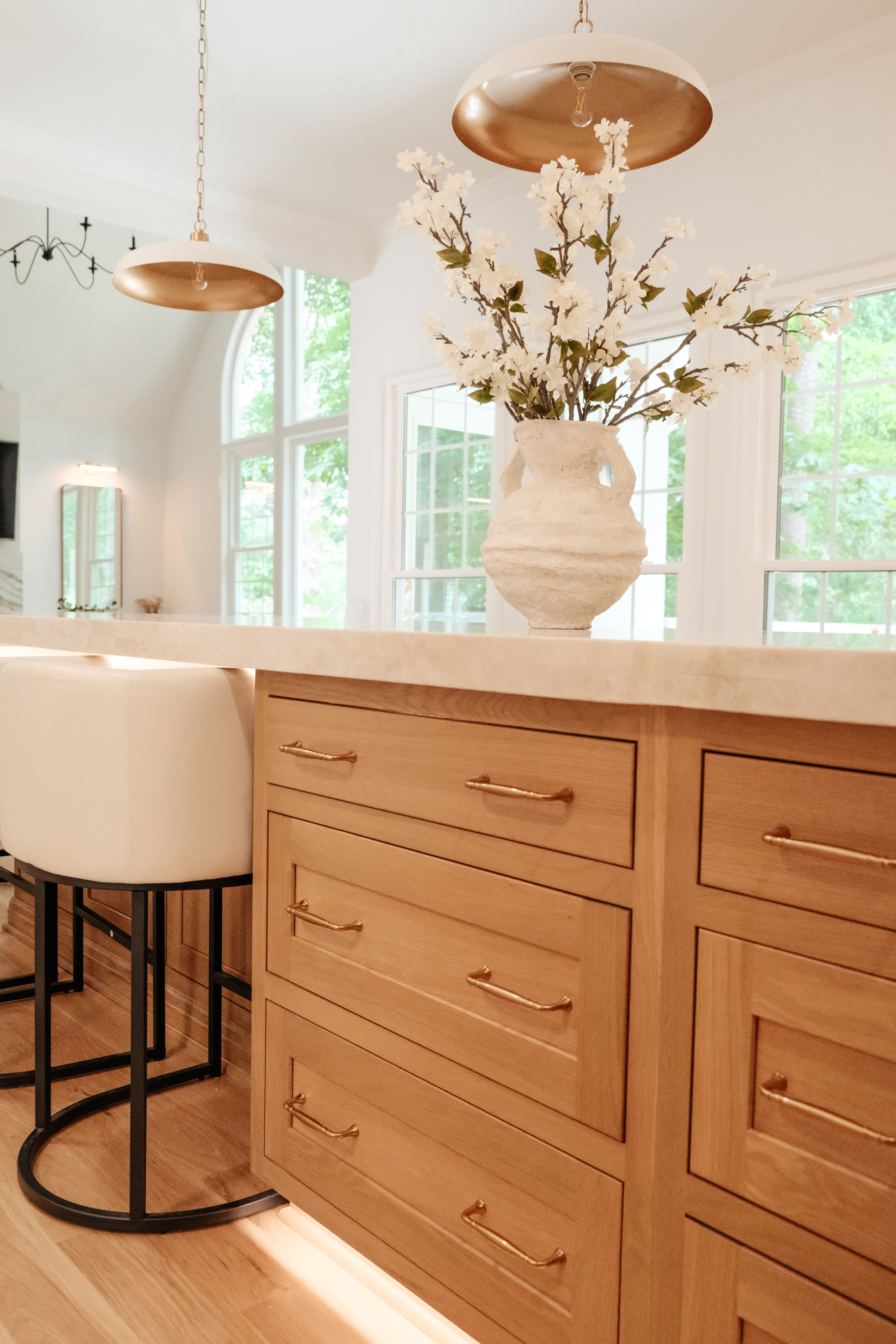 white and gray themed kitchen counters
