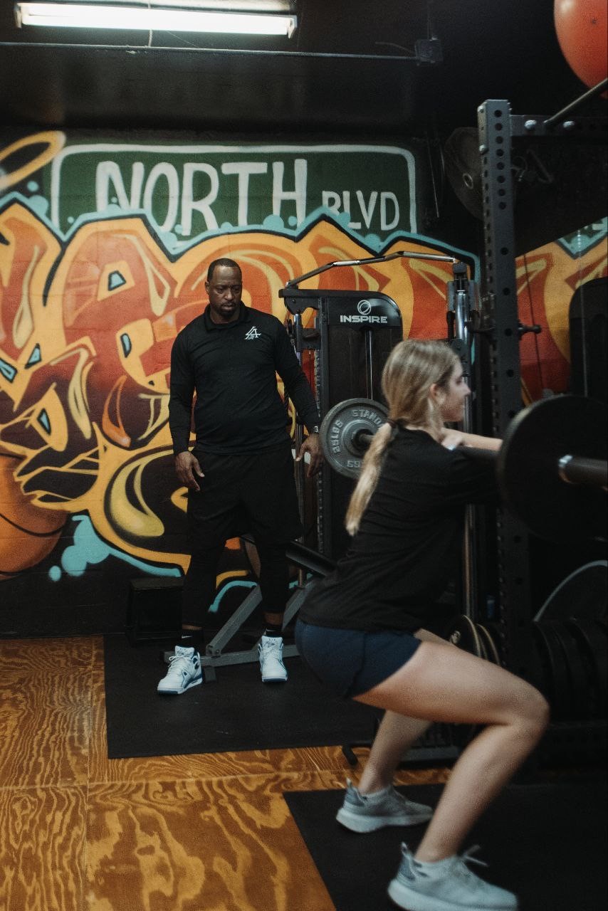 Elastic Power vs Muscular Strength: What Separates Explosive Athletes 