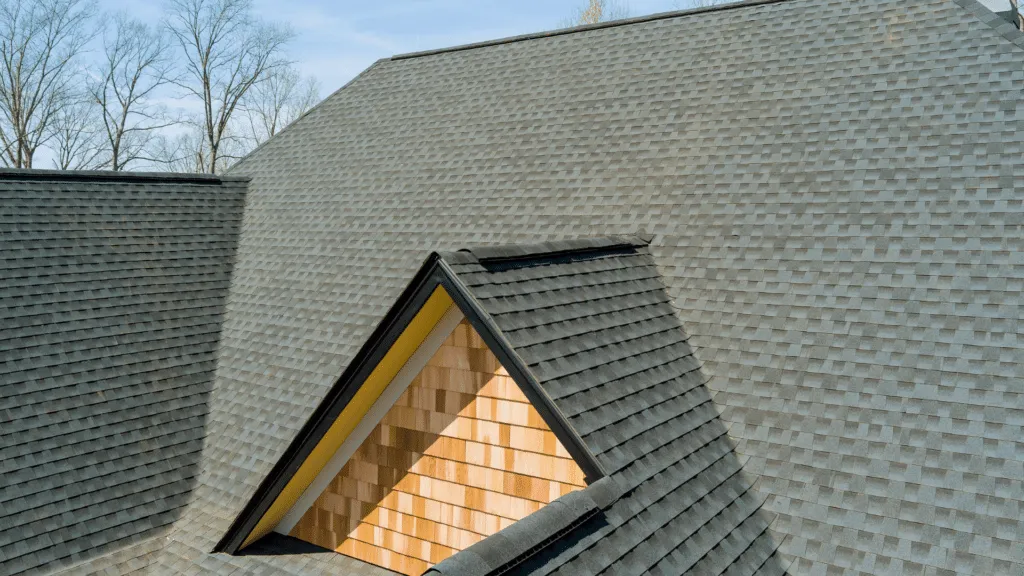 4 signs to determine if your roof should be inspected 