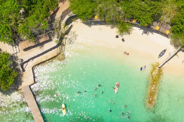 Energía solar en Pa’ue: sostenibilidad real frente al mar