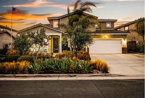 34787 Silversprings Pl House