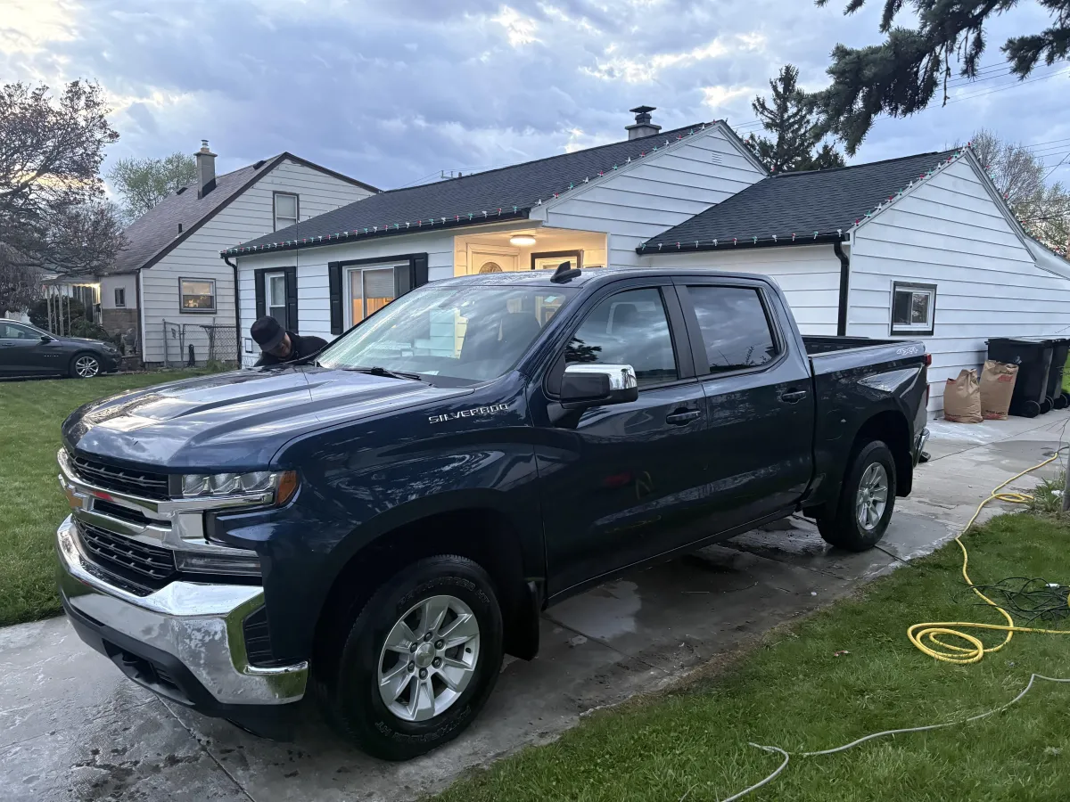 Exterior mobile detailing in Roseville MI driveway