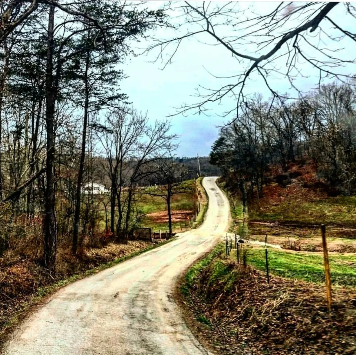 gravel farm road in davisville, parkersburg WV