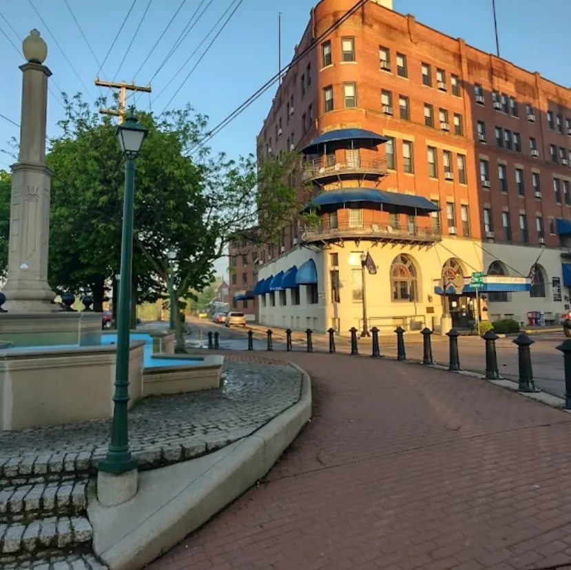 lafayette hotel in historic block of marietta oh