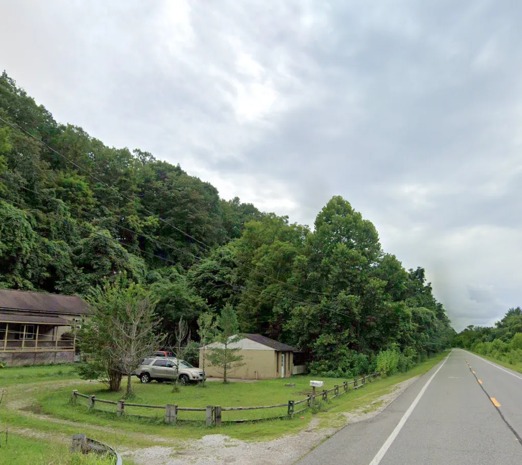 country road in millwood wv