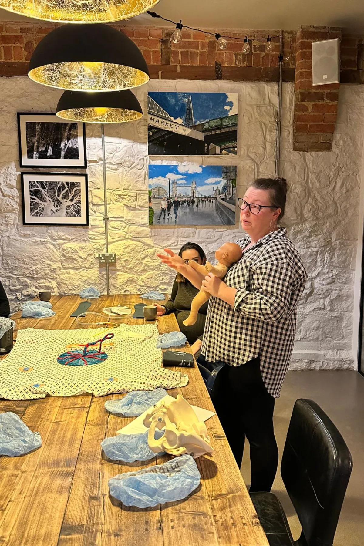 Doula vs Midwife Classes: What’s the Difference? | Kent Antenatal Guide