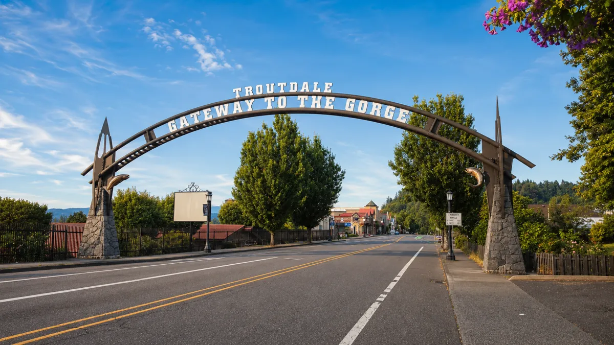 Troutdale Arch - Gateway to the Gorge, Troutdale, regon