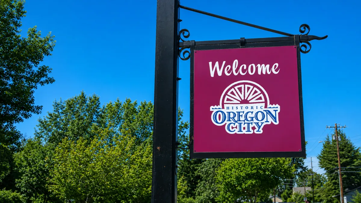 Historic Oregon City Welcome Sign in Orgon City, Oregon