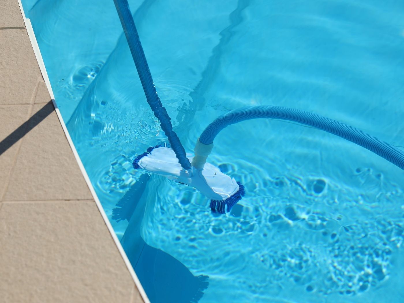 Pool Cleaning Service in Lakeland