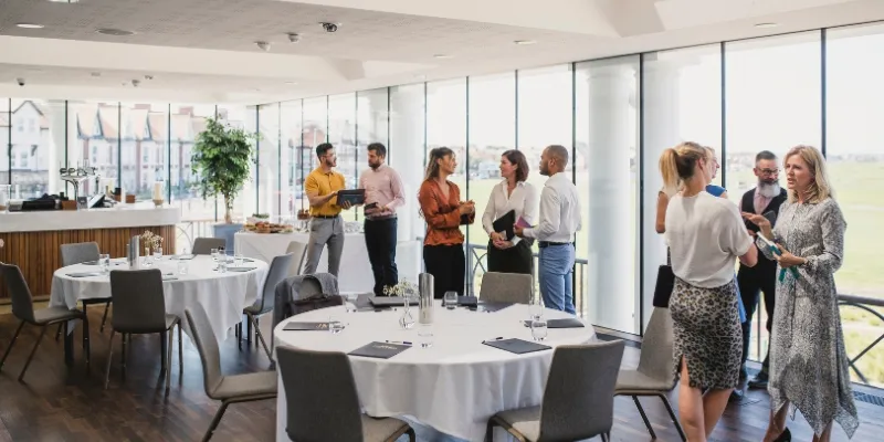 How a Corporate Event Designer Creates Engaging and Professional Event Experiences