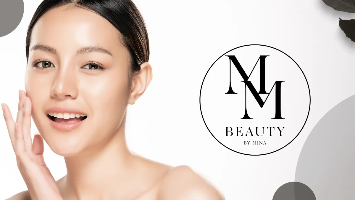 Team von Beauty-Expertinnen in eleganter, moderner Lounge, lächelnd und freundlich, mit hochwertigen Pflegeprodukten auf dem Tisch. Helle, luxuriöse Atmosphäre. Realistische Fotografie, 3:2-Format.