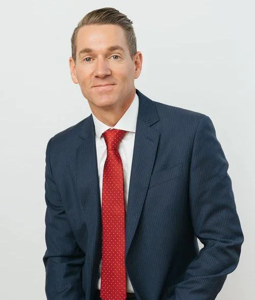 The image shows the entrance to a university clinic.