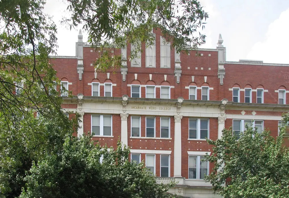 Student Life Around South Texas College Pecan Campus: Exploring McAllen by Car