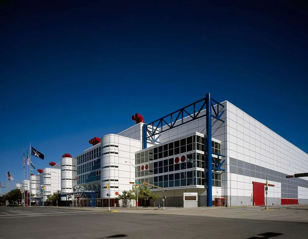 Big Events, Open-Air Fun, and McAllen Excitement at the Convention Center & Oval Park 🎤🌴