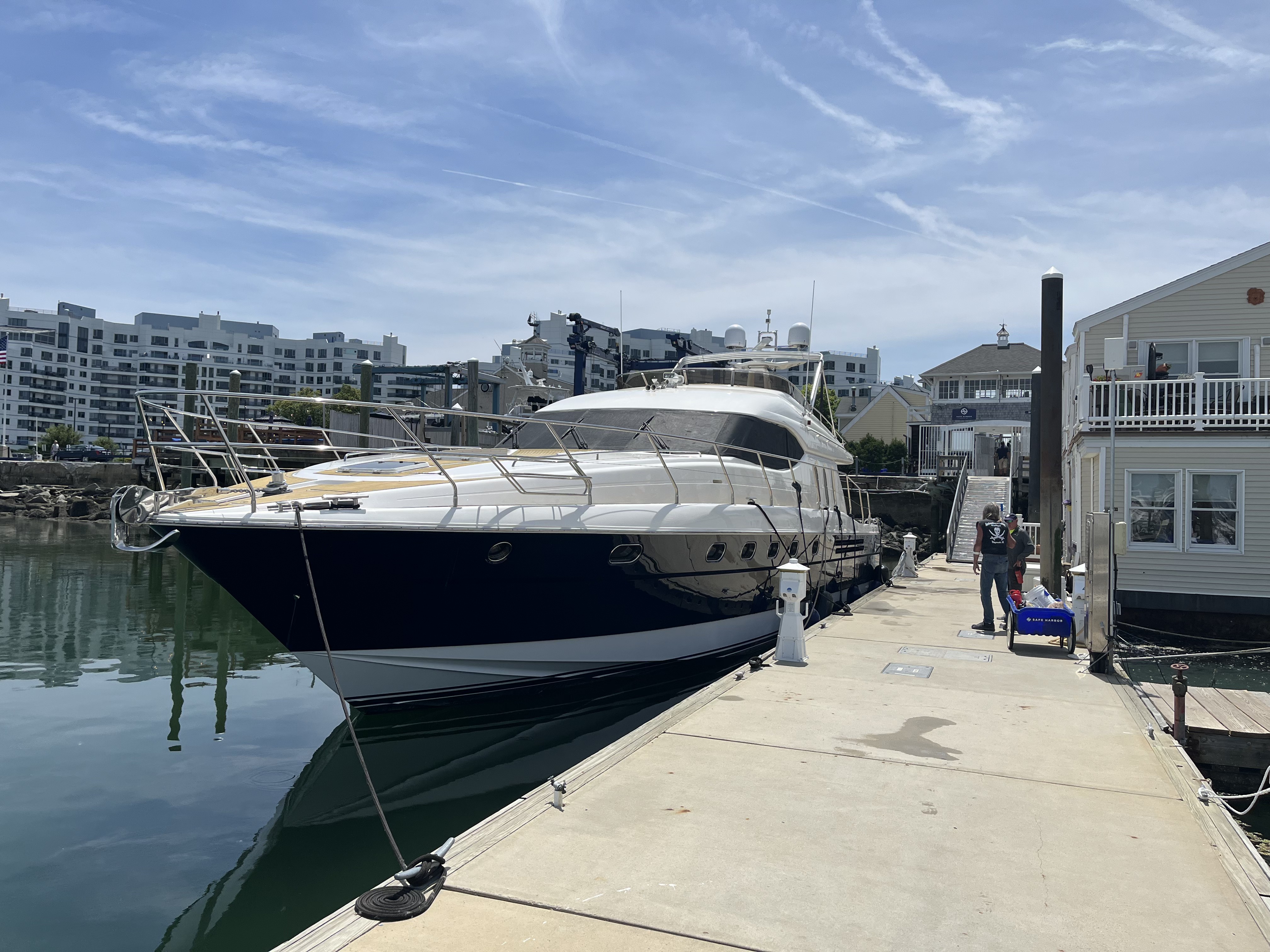 Marine compound and waxing on fiberglass hull