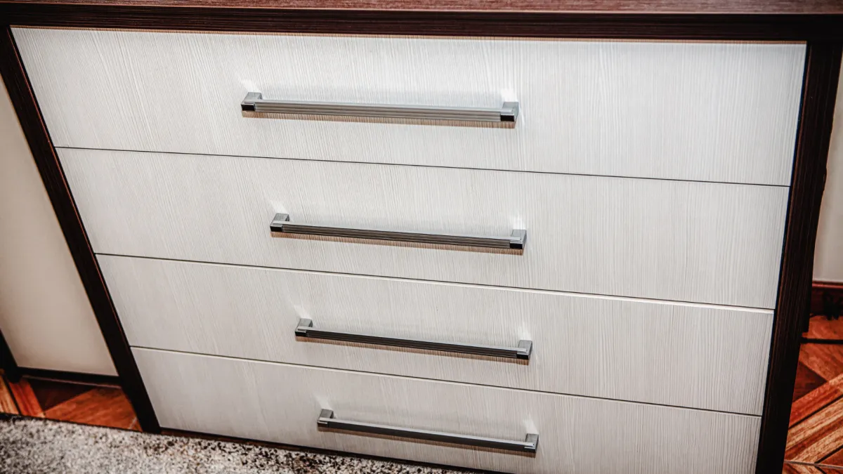 White Havana Pine, H3080 White Havana Pine, Sweet Home Improvements Northbrook IL, pine cabinetry Chicago suburbs, ST22 Deepskin Linear, modern white pine finish