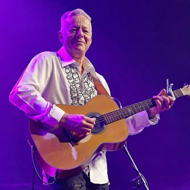 Tommy Emmanuel: Dedication, Mastery & Guitar Success