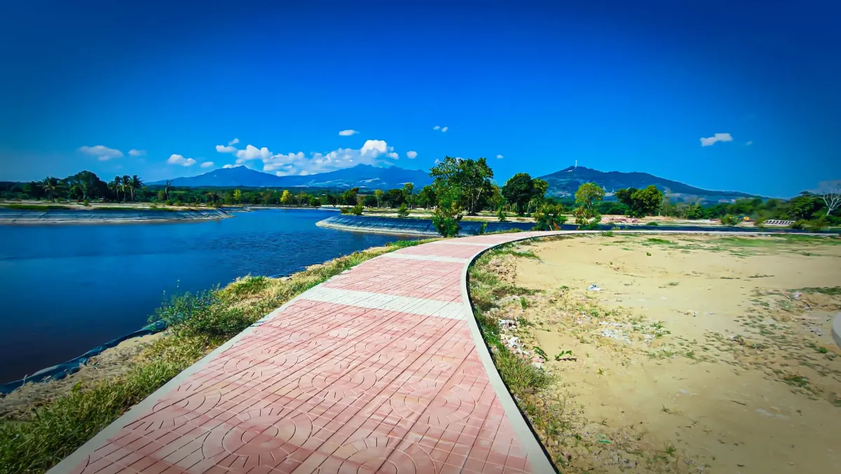 Jogging Paths beside the lake of Catalina Lake Residences Orion Bataan