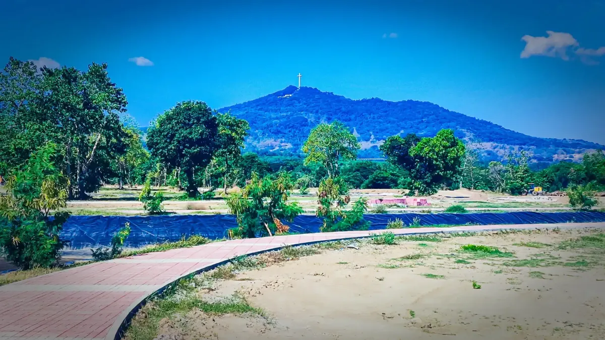 The iconic  Mt Samat Cross can be seen inside Catalina Lake Residences Orion Bataan.