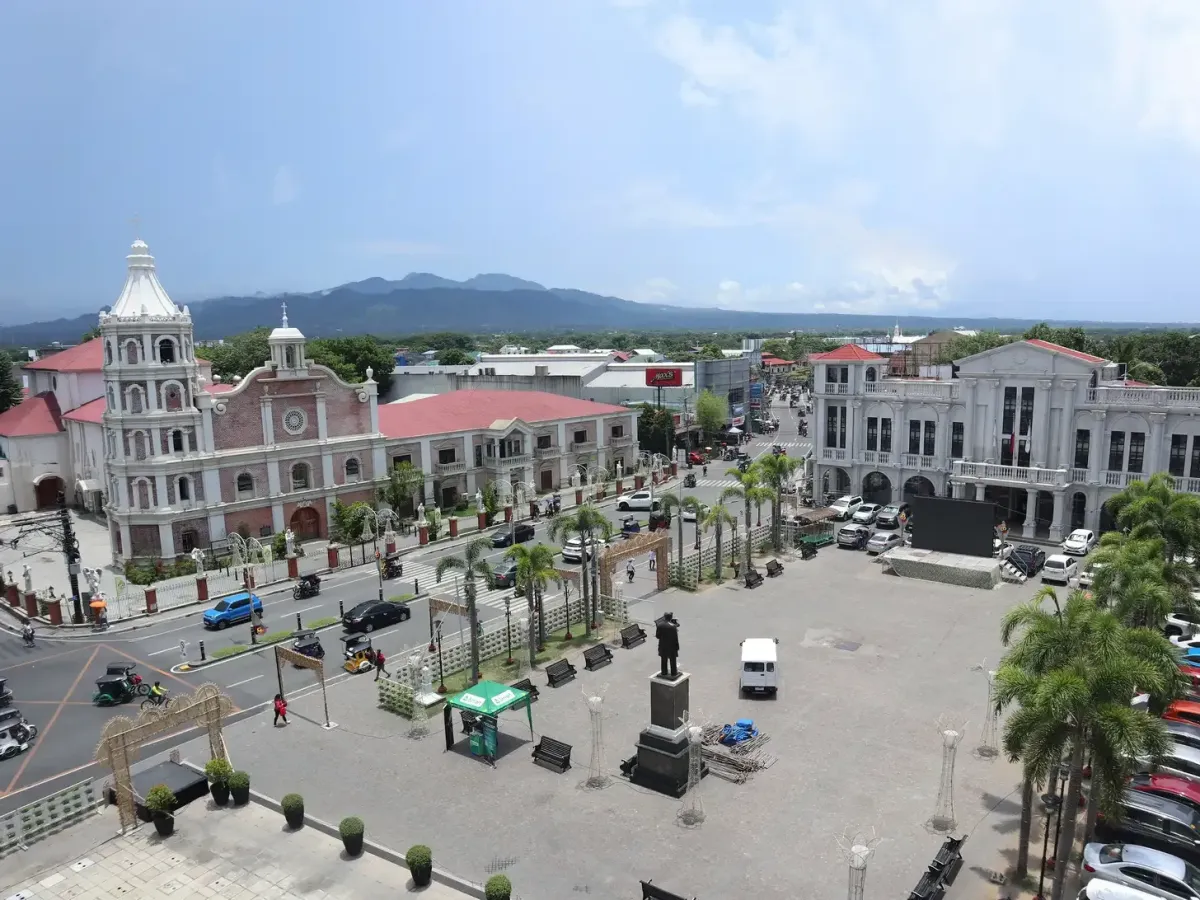 Balanga CIty Plaza is approximately 6.3 kms away from Catalina Lake Residences Orion Bataan.