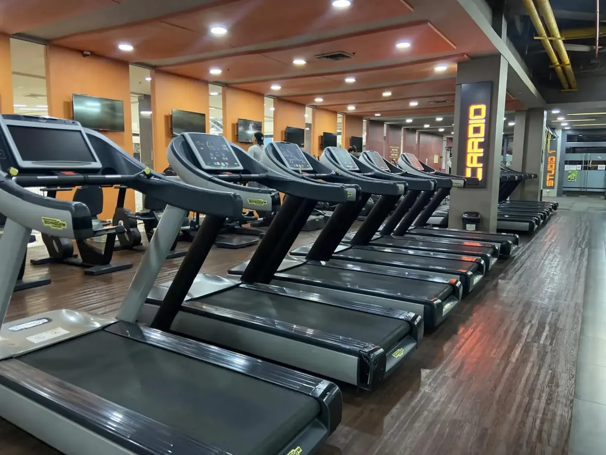 Centro Fitness Club in Sta. Lucia Mall is just a short walk from Sta. Lucia Residenze Madrid condo, offering residents convenient access to a modern gym and fitness facilities.