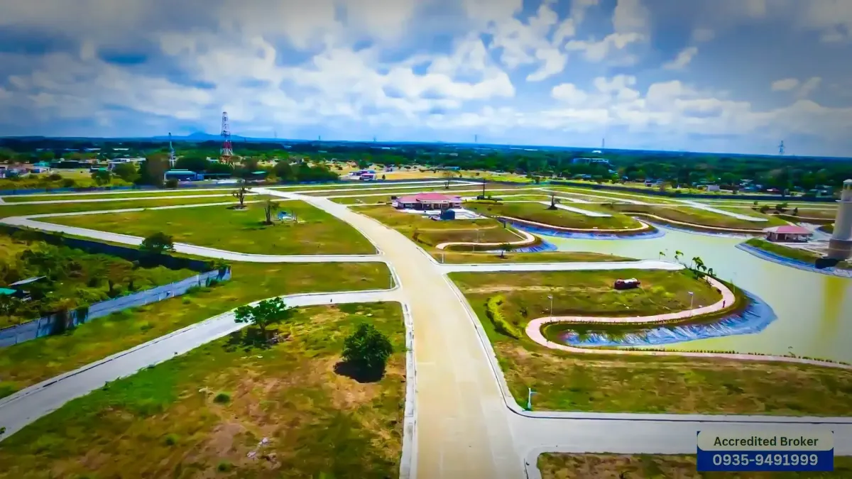 Bird’s-eye view of the roads weaving through The Lake at St. Charbel, highlighting the scenic and natural beauty of the community.