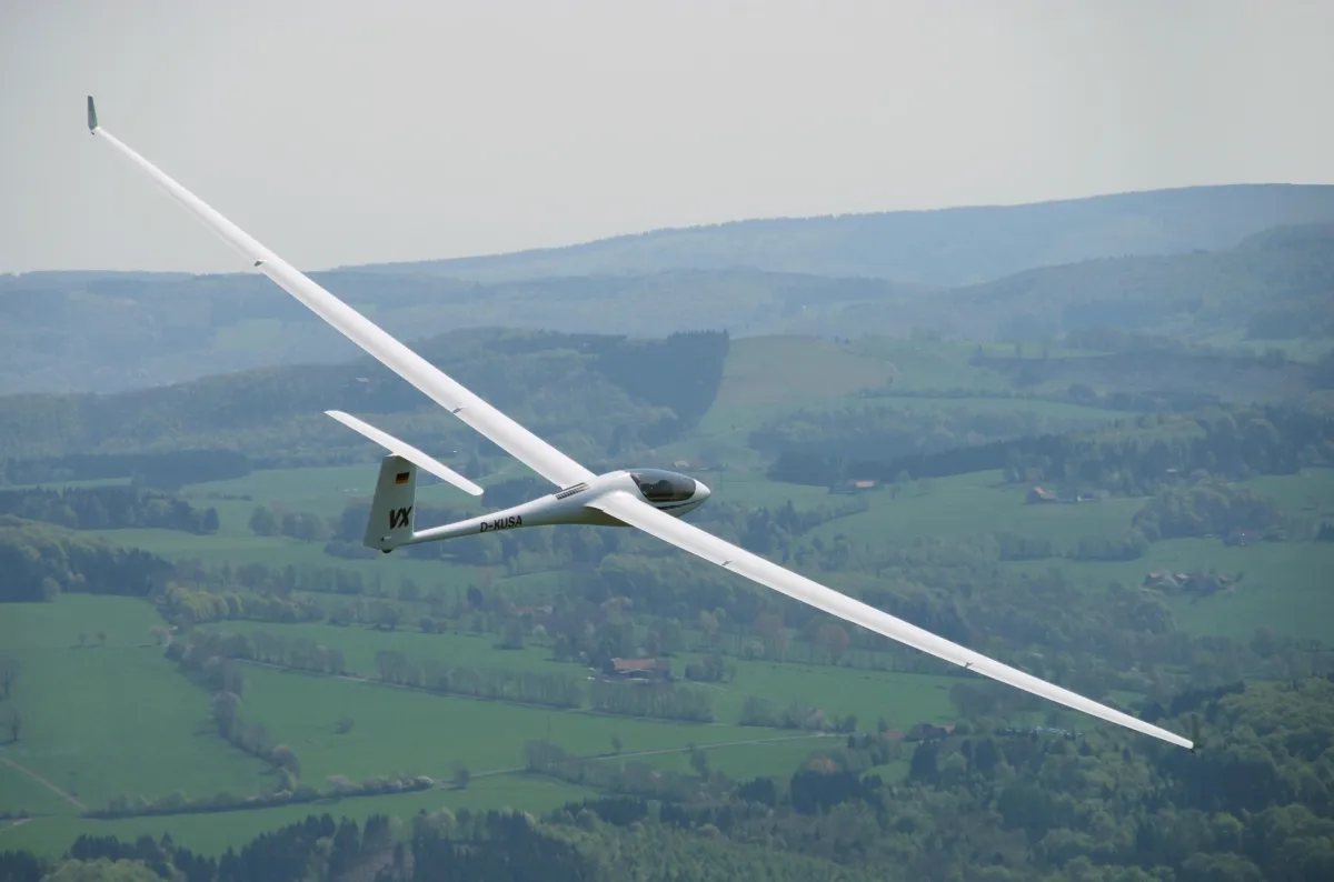 Devorto Tethered Uni-Rotor Network (TURN) has slender and aerodynamically efficient wings like a glider