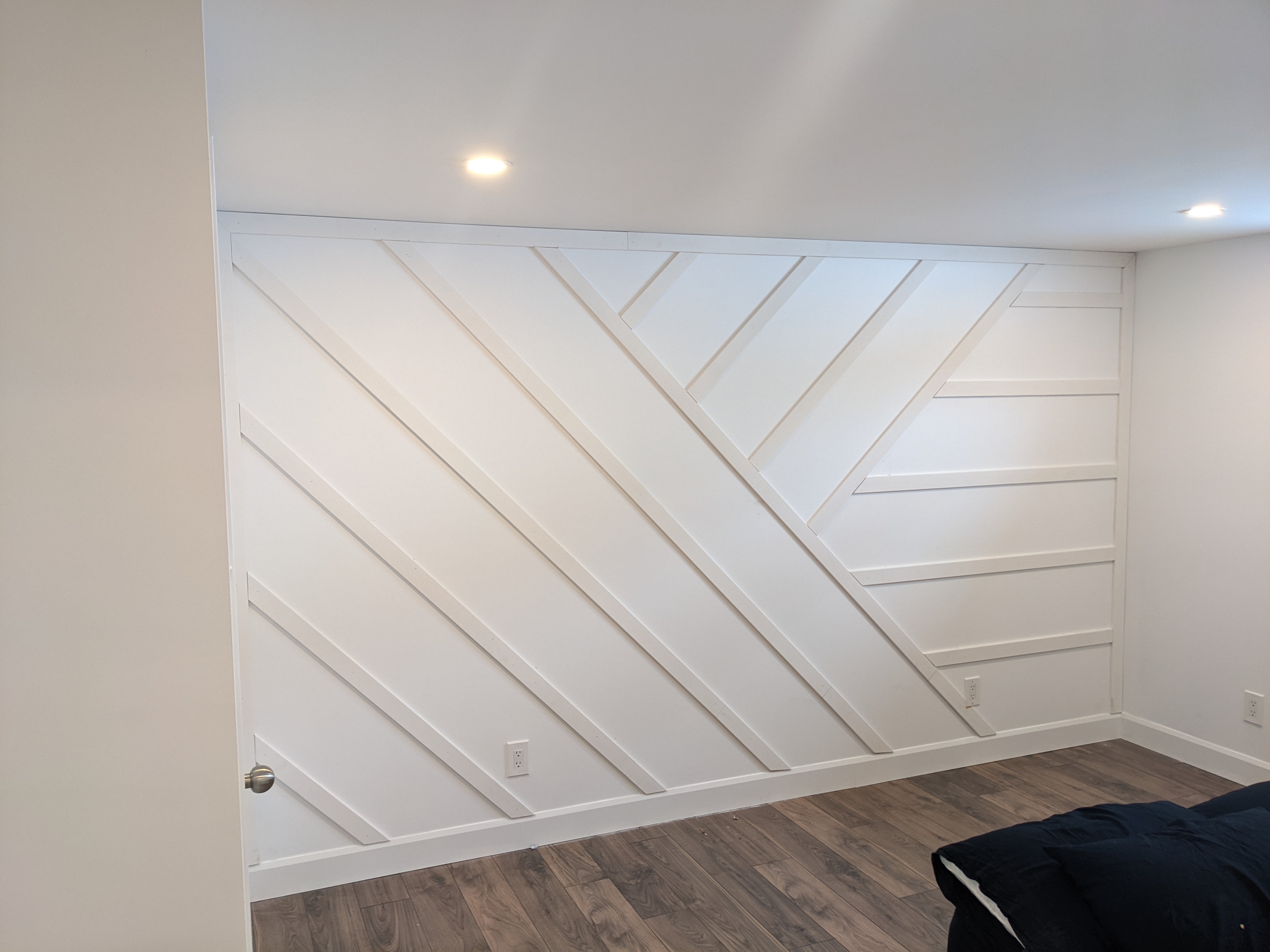  interior Baseboards  painting 