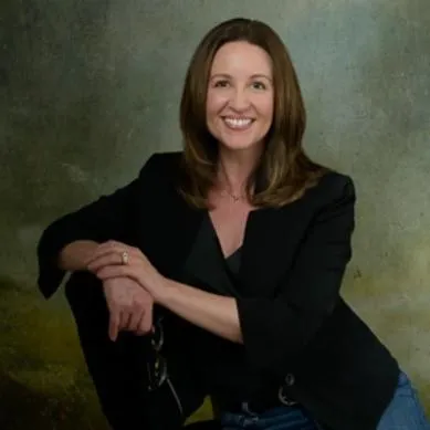 Portrait of Maya R., HR Director