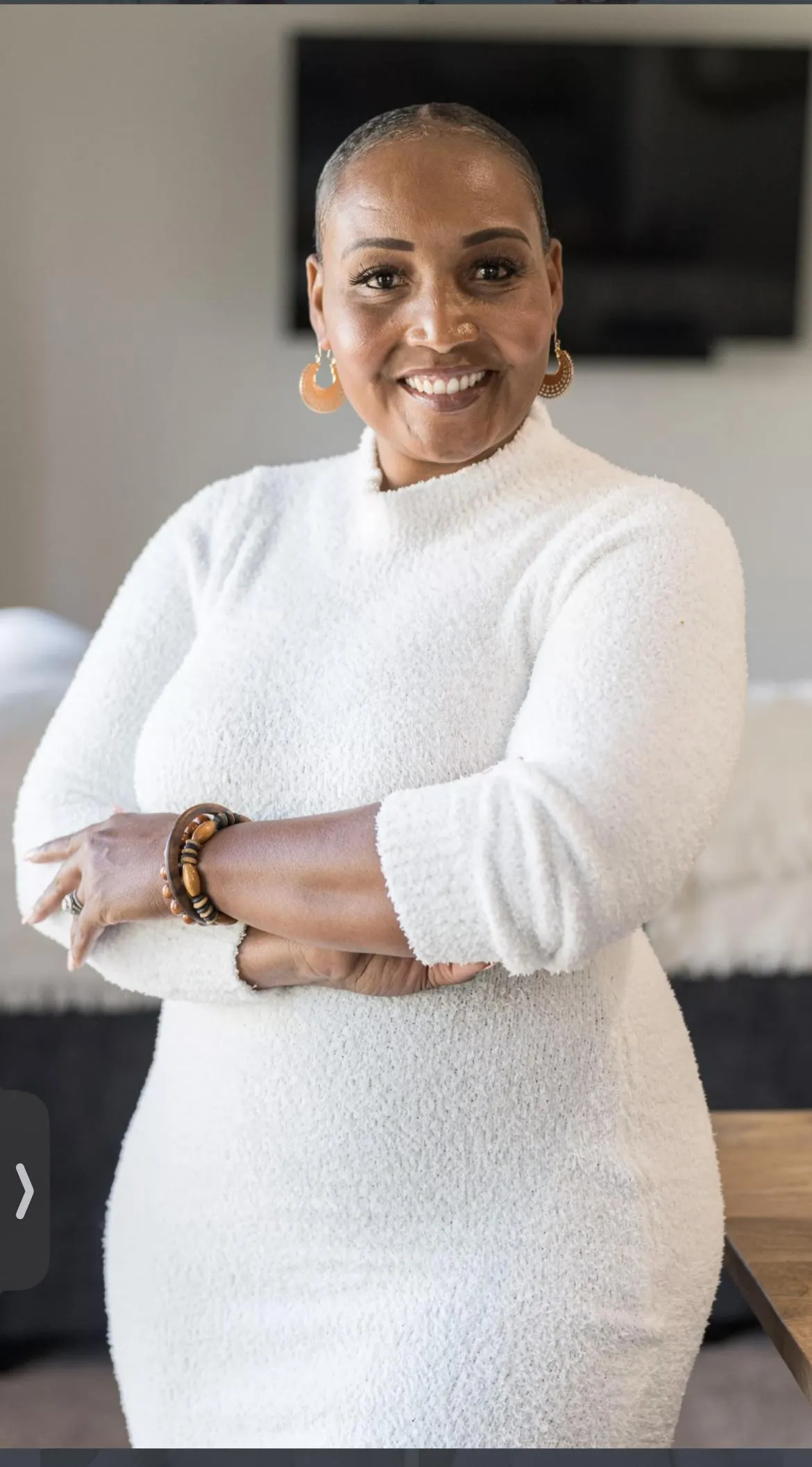 worm's eye-view photography of ceiling