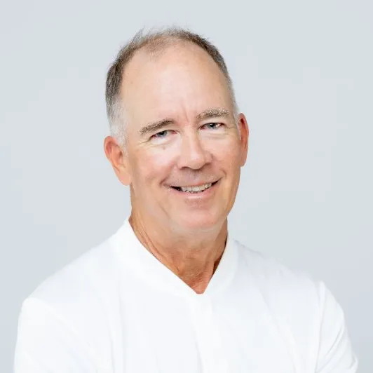 Dean Fritz - Real estate agent portrait in natural light, relaxed and warm