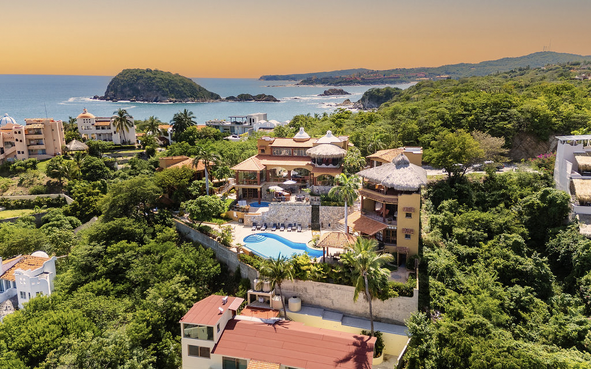 Villa Punta Zicatela luxury cliffside residence with private infinity pool overlooking the Pacific Ocean