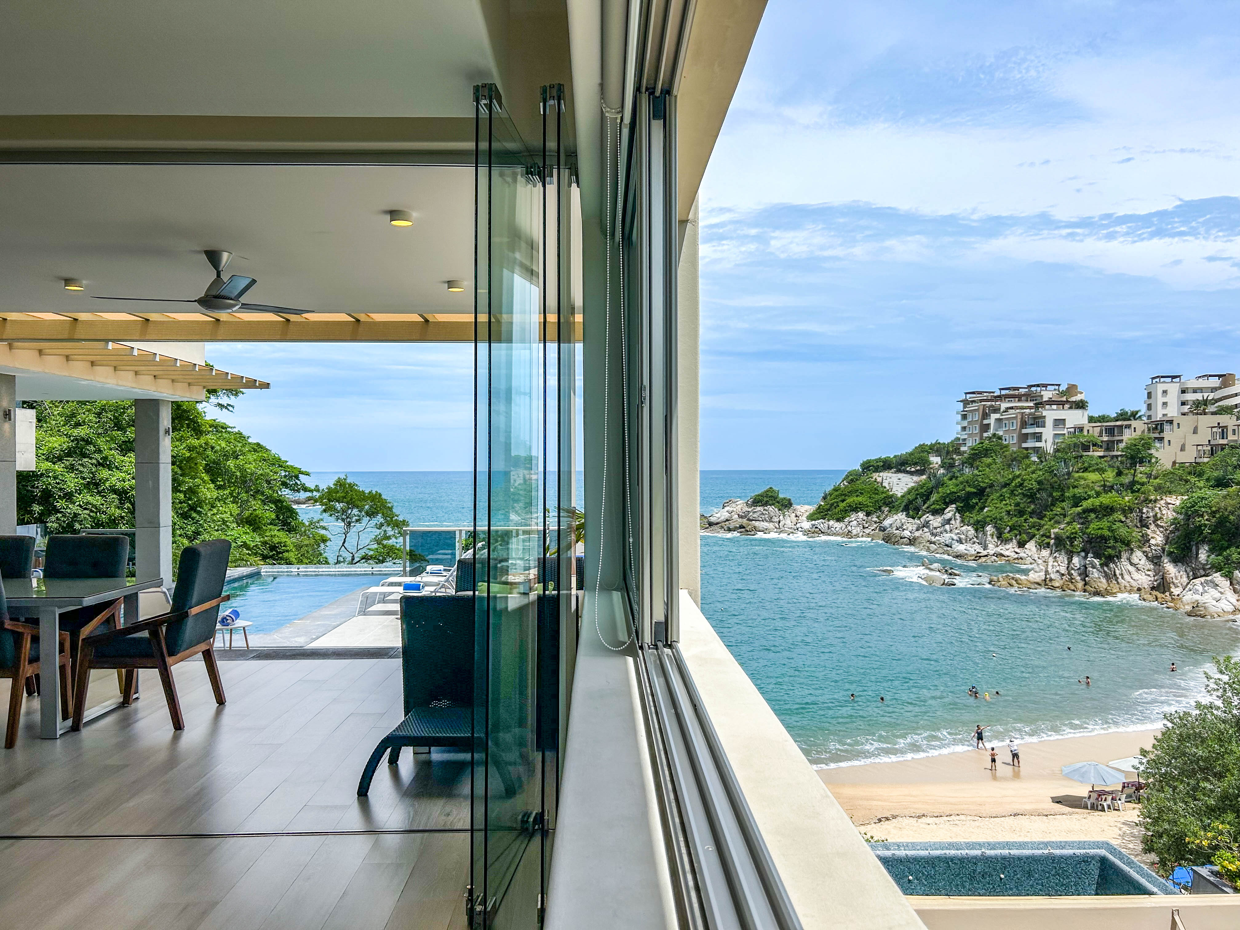 Mirador Chahué architectural ocean panorama estate with cantilevered terrace