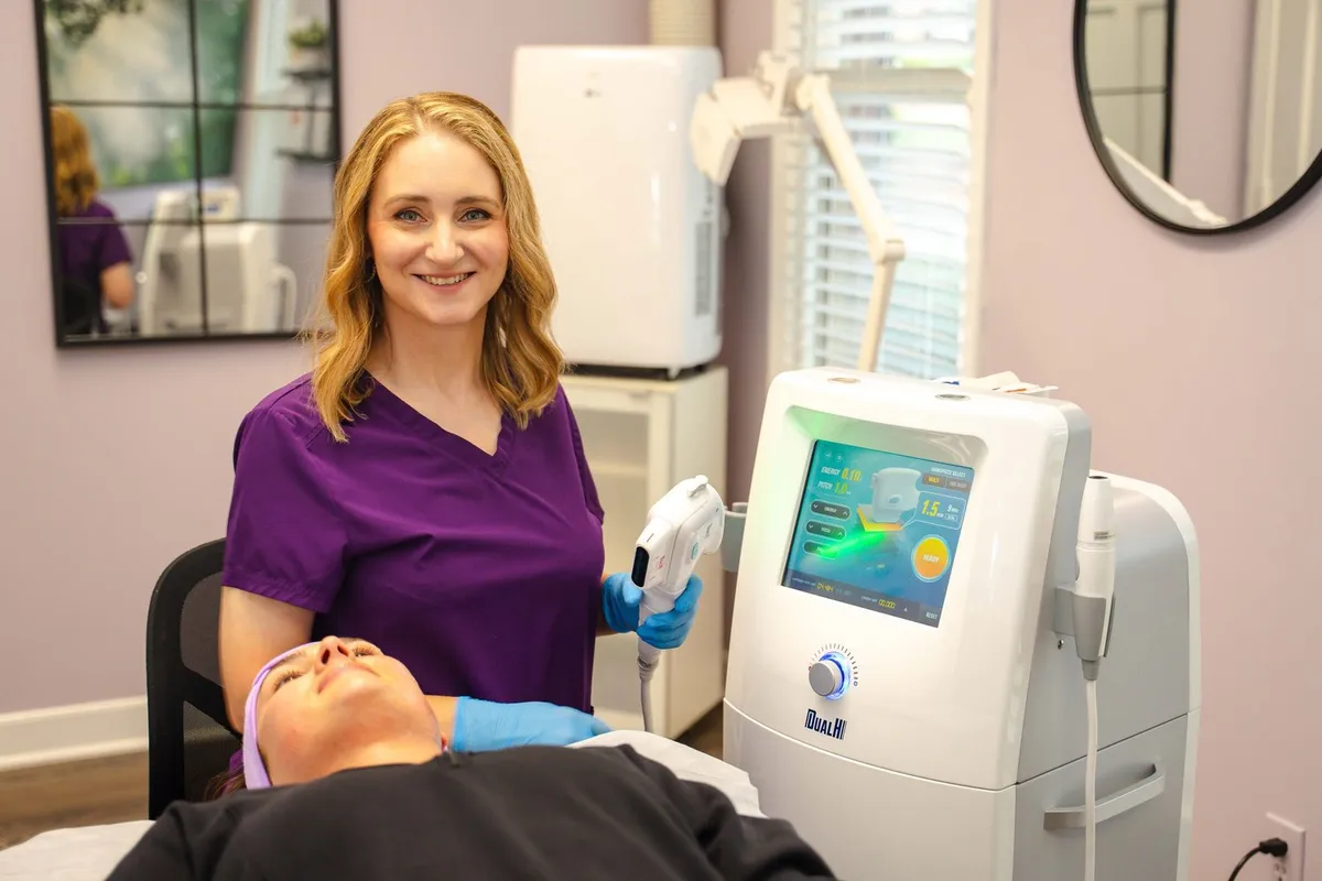 Lori performing a DualHi+ HIFU treatment in Charlotte