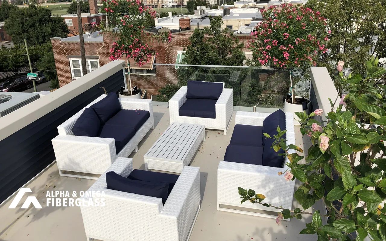 How Can Fiberglass Roof Topcoat Color Effects Improve Homes?