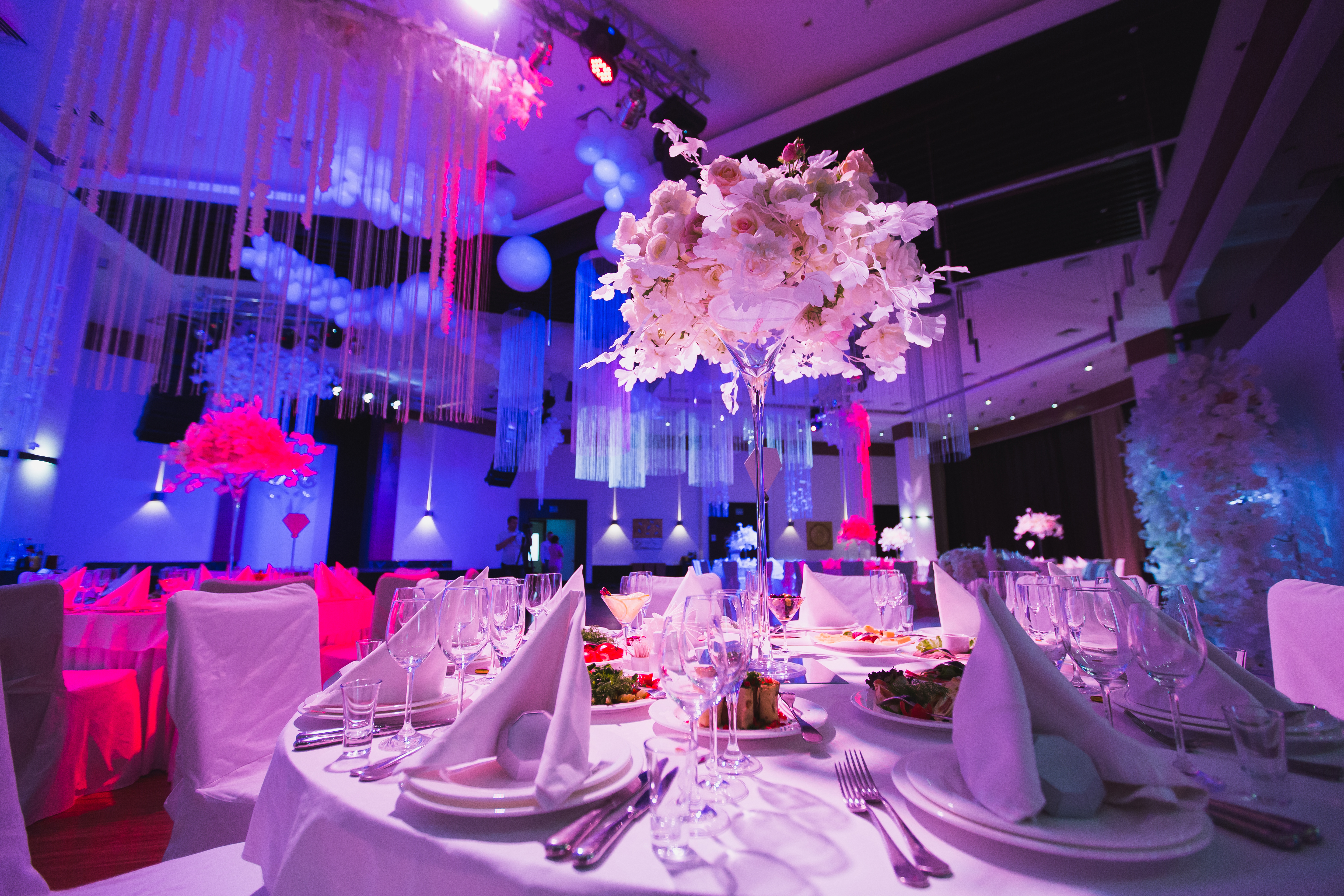 How Much Does a Wedding DJ Cost in Southern Ontario?