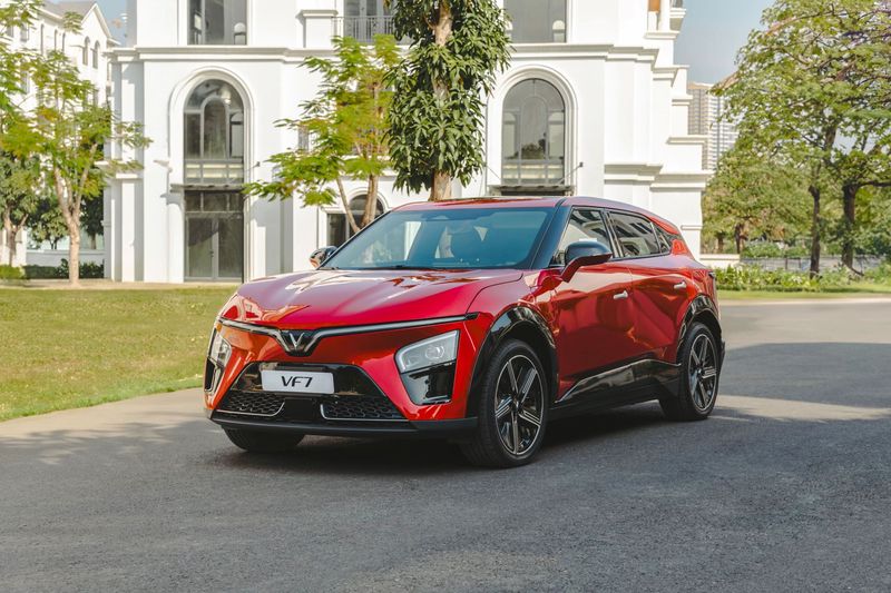 Lốp Cho VinFast VF7 — Êm Hay Bám Đường?