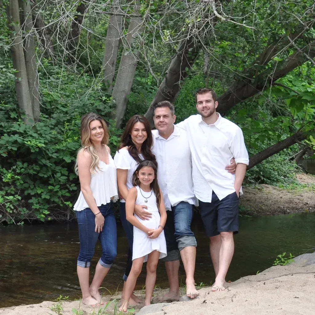 Expert in FHA, VA, Jumbo loans, and down payment assistance.