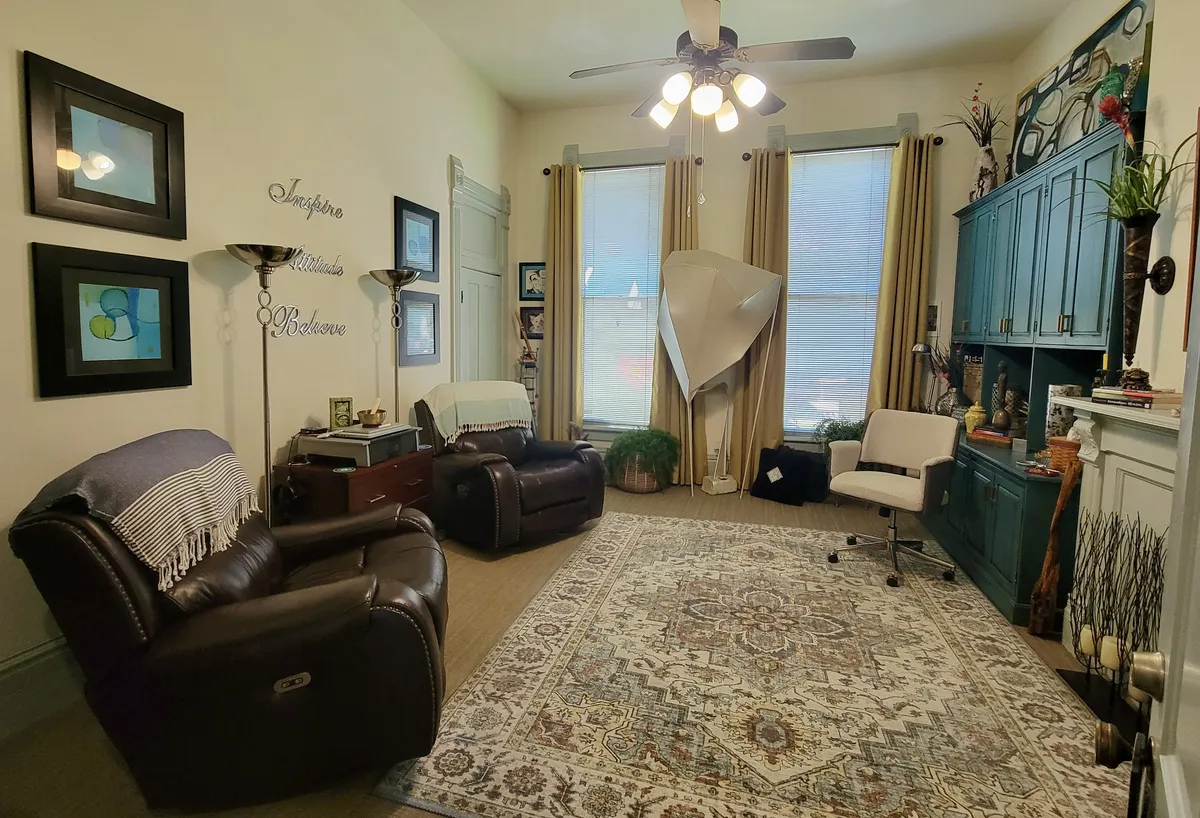 Penny Rea Hypnosis room with leather recliners