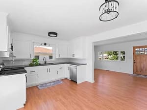 {{ custom_values.service_4 }} in {{custom_values.area_7})