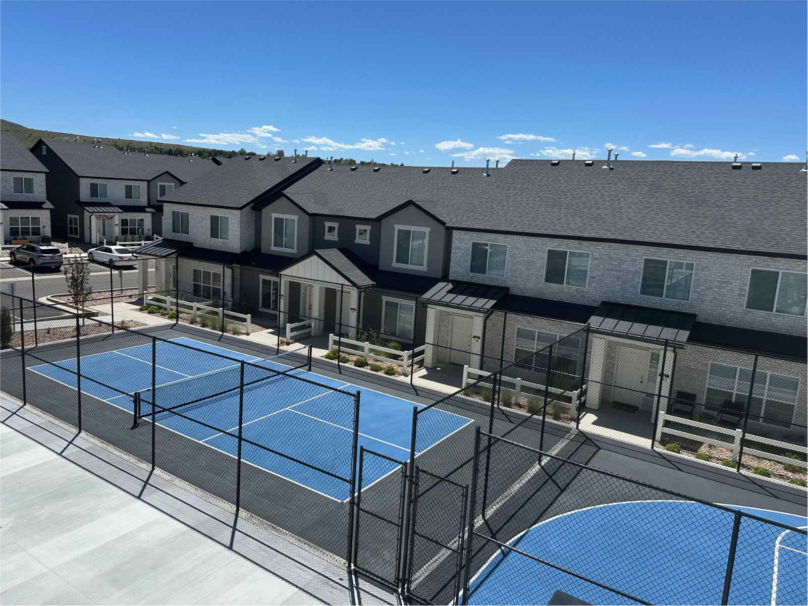 When a Townhouse Pickleball Court Needs Resurfacing in South Utah