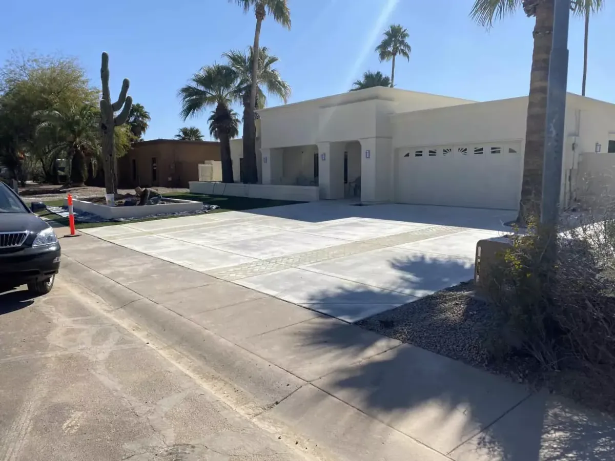 Scottsdale Concrete builds and installs driveways.