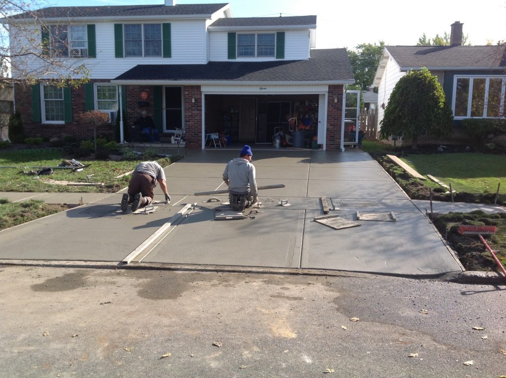 Scottsdale Concrete builds and installs driveways.