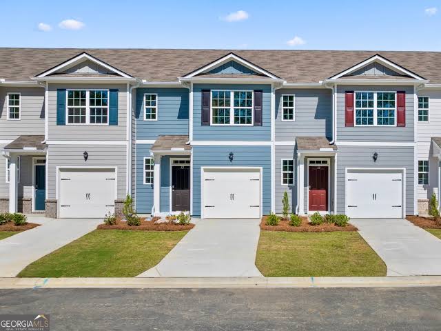 Rome Concrete builds and installs driveways