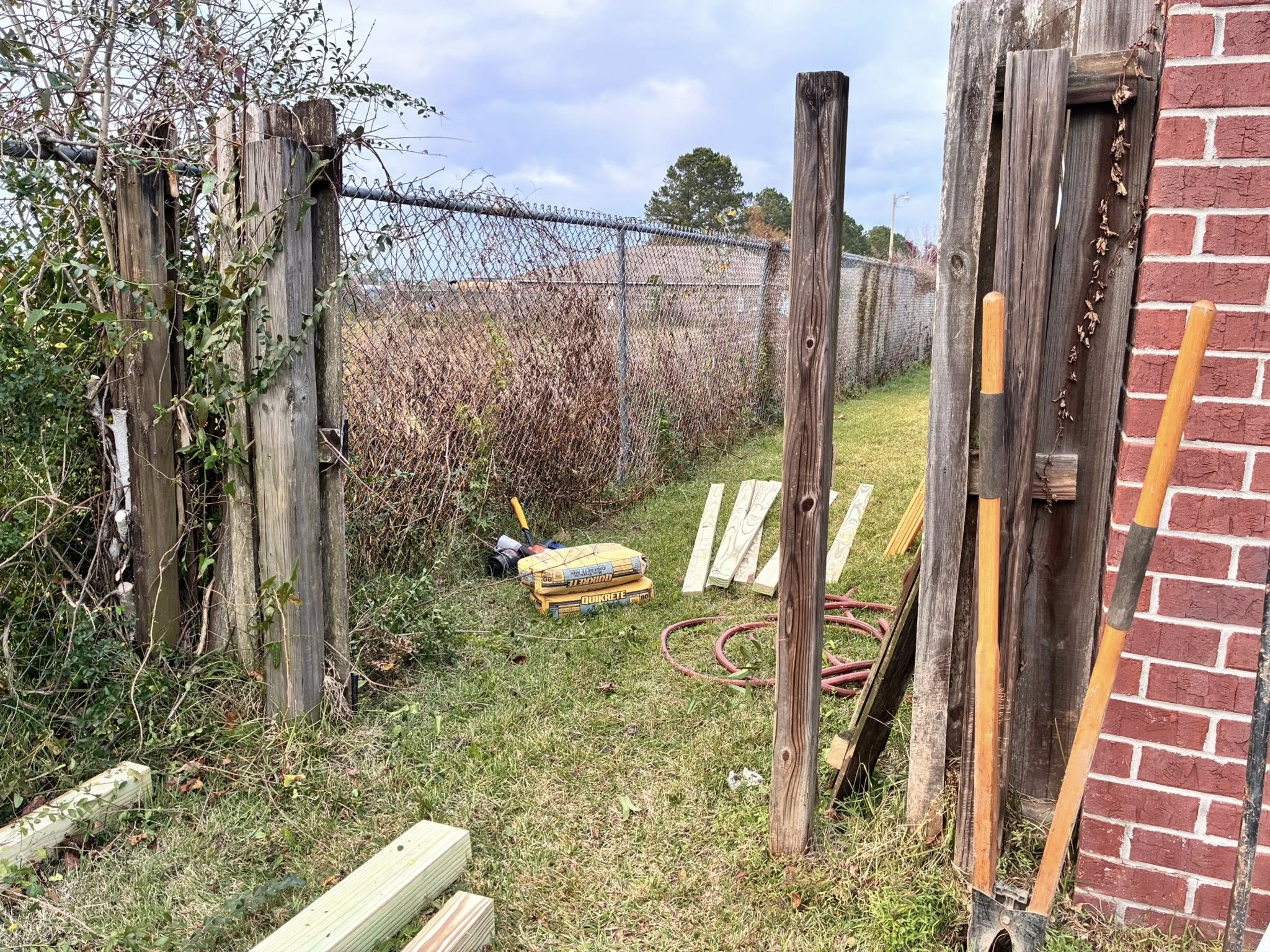 Fence Removal & Debris Hauling Services