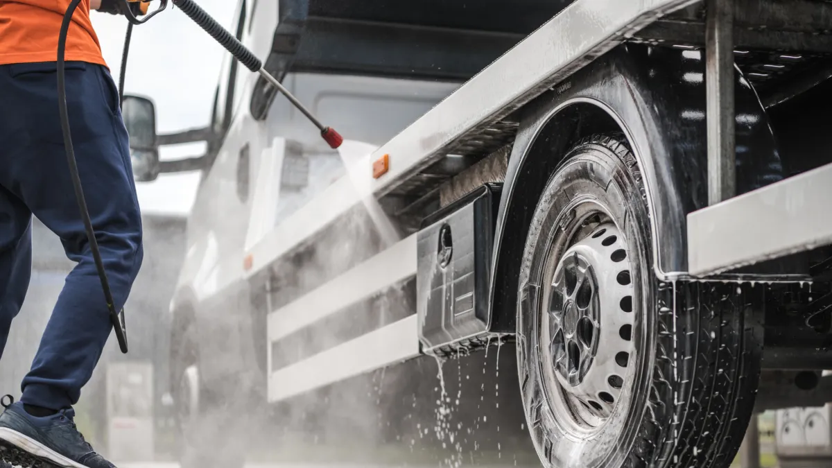 Commercial vehicle mobile washing Wichita KS
