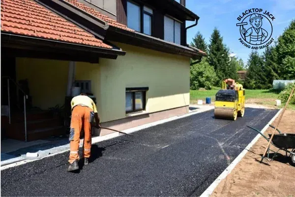 Fresh Asphalt Installation: What Homeowners Need to Know