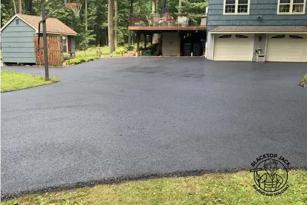 What Washington, NJ Homeowners Should Know Before Repaving an Asphalt Driveway
